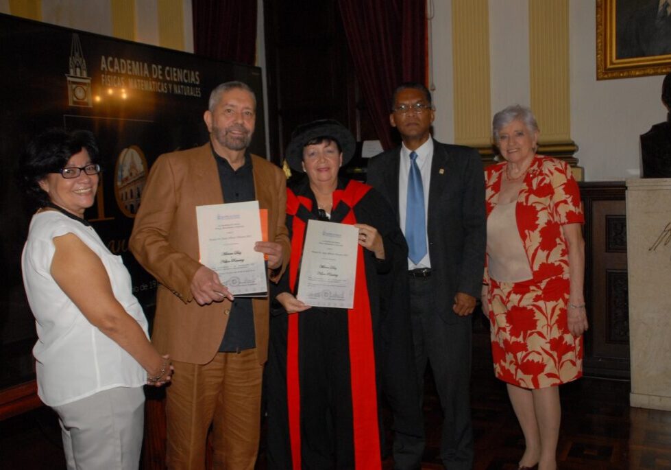 Dos botánicos reciben el Premio Dr. Juan Alberto Olivares 2023